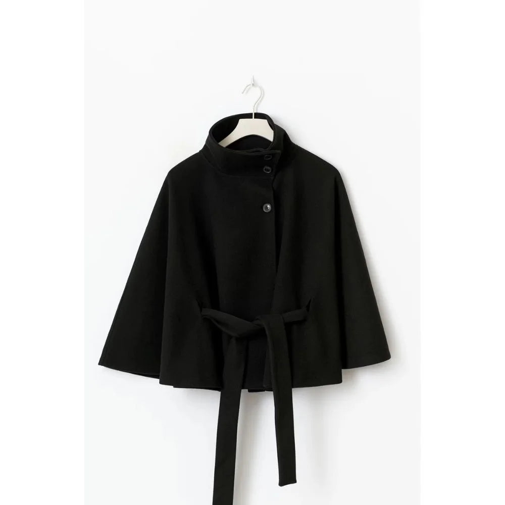Manteau cape ceinturé - Élance ta silhouette en un geste