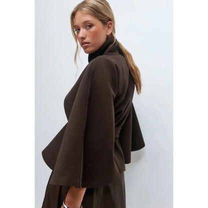 Manteau cape ceinturé - Élance ta silhouette en un geste
