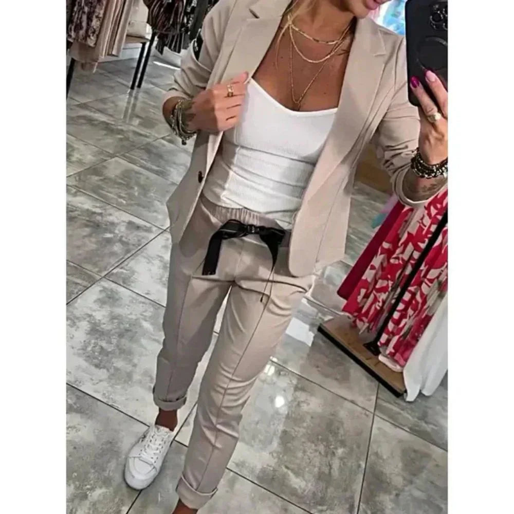 Ensemble blazer & pantalon souple – Confort&Classe