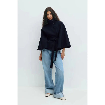 Manteau cape ceinturé - Élance ta silhouette en un geste
